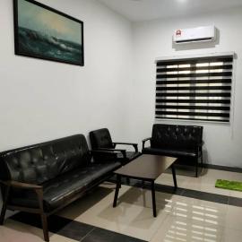 Landed House SHAH HOMESTAY Pulau Indah, hotel in Pulau Indah