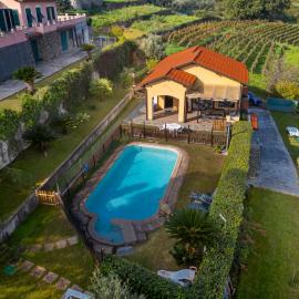 Perla sul mare con piscina