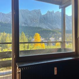 CIASA LAURINA - Apartment near the slopes with Dolomite views, Hotel in Karersee
