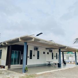 Casaria Homestay Paka, hôtel à Paka