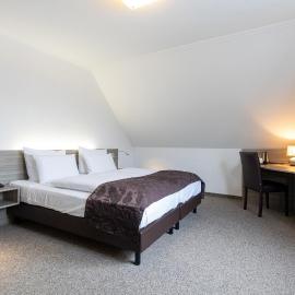 Cuxlandhotel Doppelzimmer 114，多洪奈費的飯店
