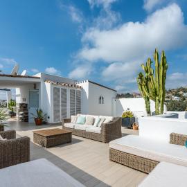 Casa Angela 3 Bedrooms Penthouse Apartment in La Quinta Golf Marbella, hotel a Benahavís