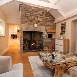 Honeysuckle Cottage, hotel in Somerton