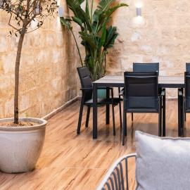 Valletta Waterfront Backyard Flat by Arco Collection, hotel in Il-Furjana