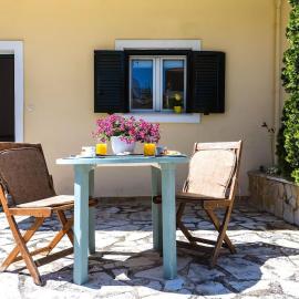 Sunny Patio Studio Corfu !