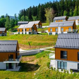 Viesnīca Wonder Home - Domki Hillside tuż przy stoku narciarskim - na terenie kompleksu plac zabaw i zewnętrzna siłownia, sklep, parking Karpačā