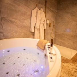 Spa beige room، فندق في Berstett