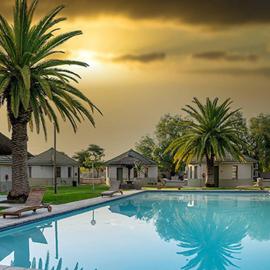 Kalahari Arms Hotel، فندق في Khemsbok
