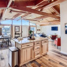 Amazing 5BR Hot Tub Game Room Mountain Views, hotel Fairplayben