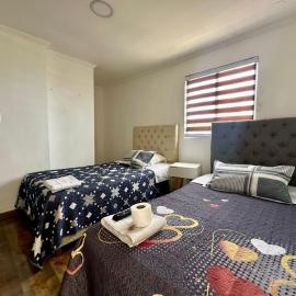 Hostal Iquique Vivar 1770، فندق في إكيكي