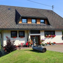 Ferienwohnungen Haus Marlene Kaiser, hotel u gradu 'Bernau im Schwarzwald'