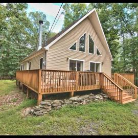 Chalet in Masthope Community, hotel in Lackawaxen