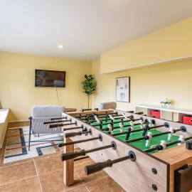 Spacious & Serene 6-Br Family Retreat in Kirkland, hotel din Kirkland