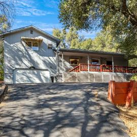 Yosemite Falls Calling, hotel in Groveland