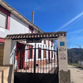 Casa Daniel، فندق في Llombera