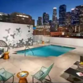 Lovely 3BR Apt With Balcony And Rooftop Pool Plus Views