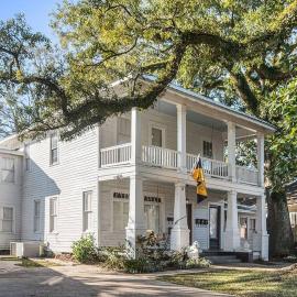 Old Dauphin Way Historic Home - Unit 5, hotel in Mobile