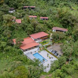 Las Terrazas de Dana Boutique Lodge & Spa，明多的飯店