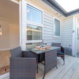Luxurystay - Coastal Suite Wainui - Brand New, hotel din Silverdale