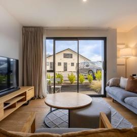 Adventure's Retreat, Hotel in Albert Town