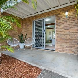Relaxing Townhouse Steps from Hervey Bay Beach
