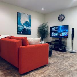 A private suite in Port Moody，Port Moody的飯店