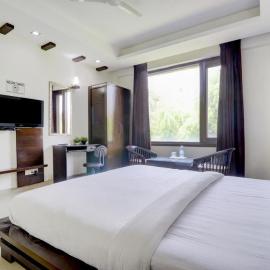 Blue Moon Residency Hotel & Restaurant