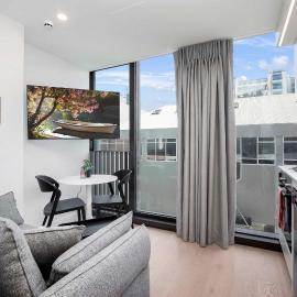 Hyde Lane APT - Walk to Shops Cafes Attractions