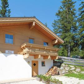 Chalet in Filzsteinalpe near Ski Slopes、クリムルのホテル