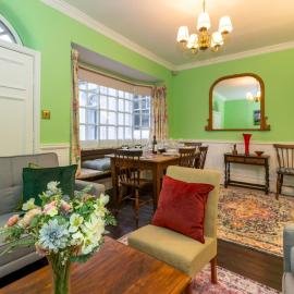 Spacious home sleeps 9 - walker cyclist retreat -Pass the Keys