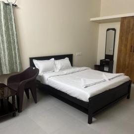Subam Residency, hotel i Singānallūr
