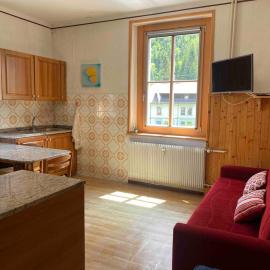 Appartamento Le Case Gemelle, hotel a Cave del Predil