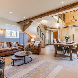 Luxury barn Retreat - sleeps 2-4, quiet location with parking, hotelli kohteessa Wymondham