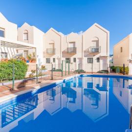 Canovas Nerja - Antali Villas, מלון בנרחה