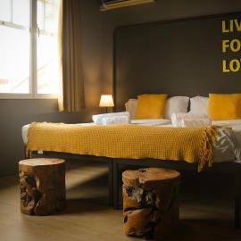 CATS Porto Hostel, готель у Порто