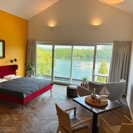 #5 Ommi Kese STAR Suite Kamin Balkon Seeblick