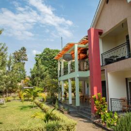 SILVER OAKS HOTEL Boma, hotel in Fort Portal