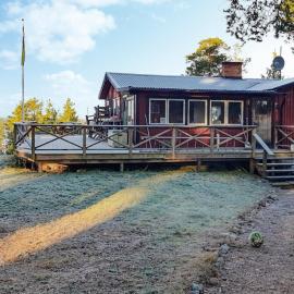 3 Bedroom Amazing Home In Yxlan, hotel en Yxlö