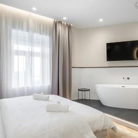Budapest Eye- Boutique Suites, by BQA