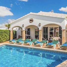 Villa Viola Bosch Menorca, hotel in Cala en Bosc