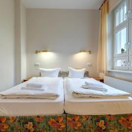 Villa Daheim - FeWo 03, hotel in Kölpinsee