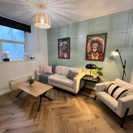 Heart of Torquay by harbourside, perfect location!