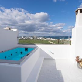 PURE WHITE 1BD house with amazing Sea Views in Naousa