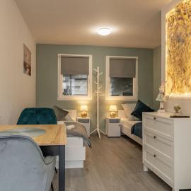 Csibészke vendégház, Hotel in Tiszacsege