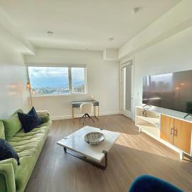 Top Floor Hollywood 1BR Condo with Views, hotel a Los Angeles