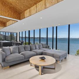 Stylish Home with Outdoor Area & Spectacular Views, hotell i Penna