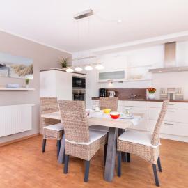 M5 Bungalow - Apartmenthaus Marienburger Str 4 - FERIENDOMIZIL HOLLICH, hotel i Grömitz