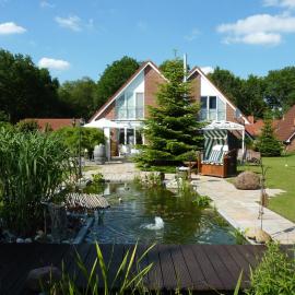 Ferienhaus Kröger-Scholz Ferienwohnung über 2 Etagen – hotel w mieście Papenburg