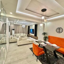 Lekki luxe Haven with super fast wifi, hotelli kohteessa Lekki