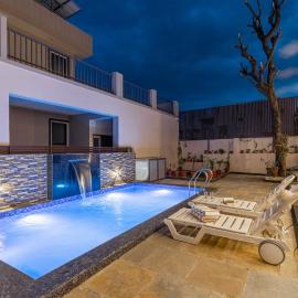 Nakeshatra Villa by VEO - Part of StayVista with Pool, Lawn, Balcony at city center in Udaipur